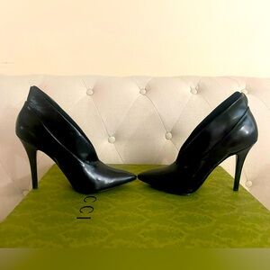 Nine West Sleek Black Leather Ankle Bootie